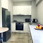 Charming Apartment In Faliro