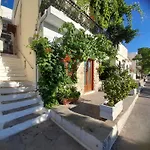 Petrino Studio Filoti Naxos