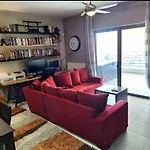 Seaview Apartment With Jacuzzi And Home Cinema