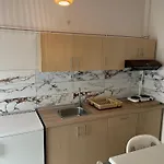 Lafazanis Rooms