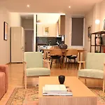 Stylish And Spacious Apartment In Cool Area