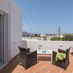 Avra Milos