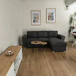 Port View, Veranda, 80 Sqm, Spacious Place For 6