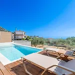 Petradi Suites