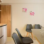 Charming Apartment Galatsi For 5