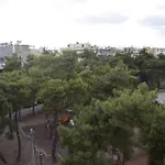 Walk To Center From Quiet Park Apartment