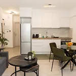 Velvet Luxury Apartments In The City Center By Binobi!