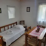 Seafront Villa, Fay