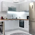 Urban Luxury In The Heart Of Skg