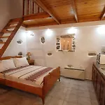 Schinos Apartments