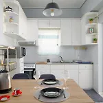 Sea-View Apt Argyroupoli, Athens