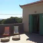 Spacious Villa With View 10 Mins Walk To The Beach