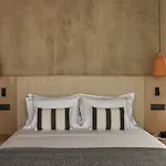 Monalia Suites