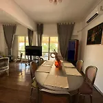 Chic 4Th Floor Apt, Large Balcony, Cinema View