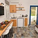 Petite Studios Batsi