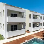 Miralis Apartments