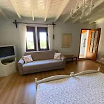 Kalotina'S Home