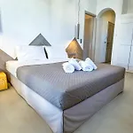Paradise Hotel (Adults Only)