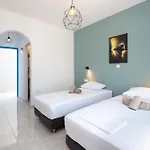 Aratos Hotel