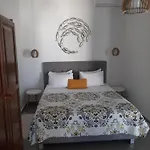 Studios Flora In Naoussa Paros