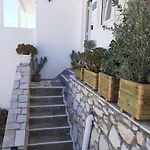 Studios Flora In Naoussa Paros