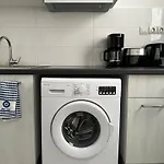Mininal Omonoia Central Studio Apartment