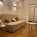 Central Escape- Bright New Apt