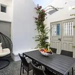 Alexandros Central Suites, Mykonos Town, With Shared Rooftop Terrace