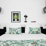 Down Town Luxurious Apartments 5