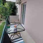 J & M Apartment