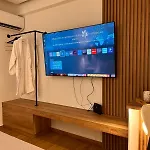City Break 1 Led & Bath