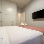 Spacious And Modern One Bedroom Apartment