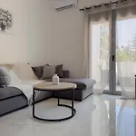 Monterey I1 54 Sqm Cozy Apt In Paleo Faliro