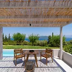 Cavalier Suites Nikiana Lefkada Av Properties