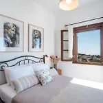 Peaceful, Panoramic Seaview Retreat