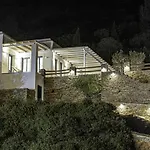 Apaggio Luxury Villa