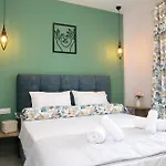 Alexandra Comfort Apartments