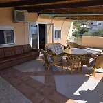 Vera'S House