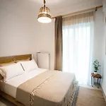 Lux Nomad Mgmt - Boem Super Central 2-Bedroom Flat