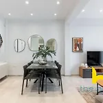 Upscale Central Apt, Patio Near Hospitals & Metro