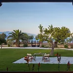 Themilia Beachfront, Luxury House