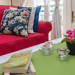 Cozy Apartment Near Athens Center