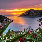 Sunset Coast House - Wood