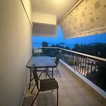 Jenny'S Seaview Apartment