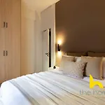 Luxurious Zen Retreat With Balcony And 300Mbps Wifi