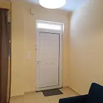 Διατίθεται Γκαρσονιερα