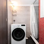 Modern Apartment In Thiseio With Balcony