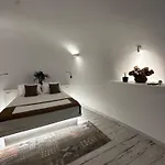 Avenoir Luxury Cave 2 Bedroom
