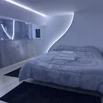 Raphael'S Suites Skg