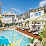 Petradi Suites
